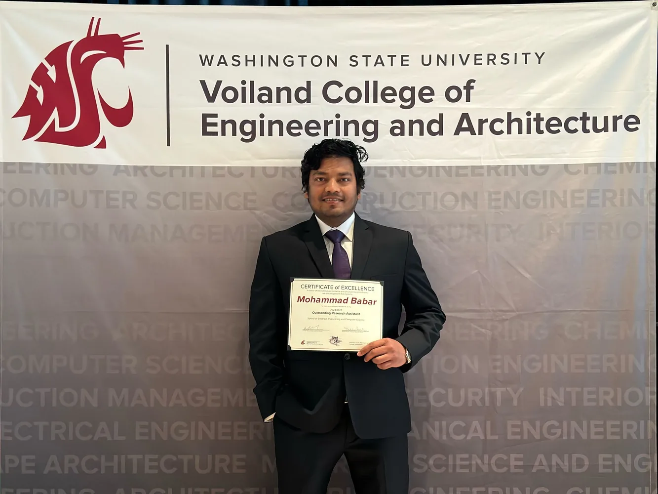 Receiving the VCEA Outstanding Research Assistant Award